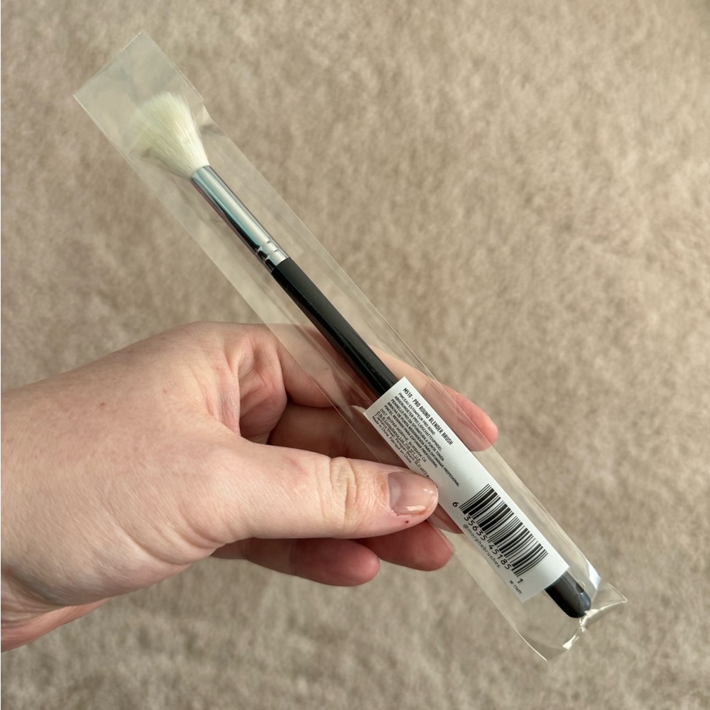Morphe M510 round blender brush